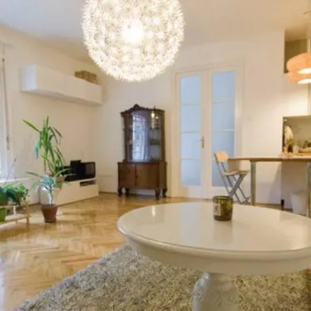 Radnoti Art Flat